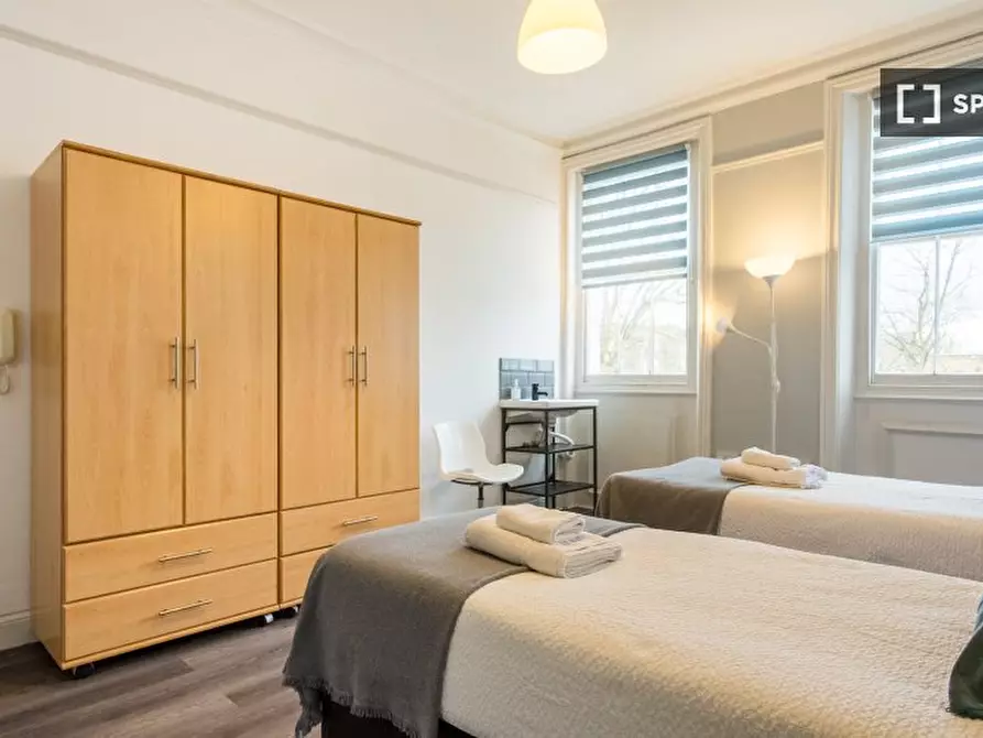 Immagine 19 di Camera condivisa in affitto  in nd Floor Apartment a Kensington