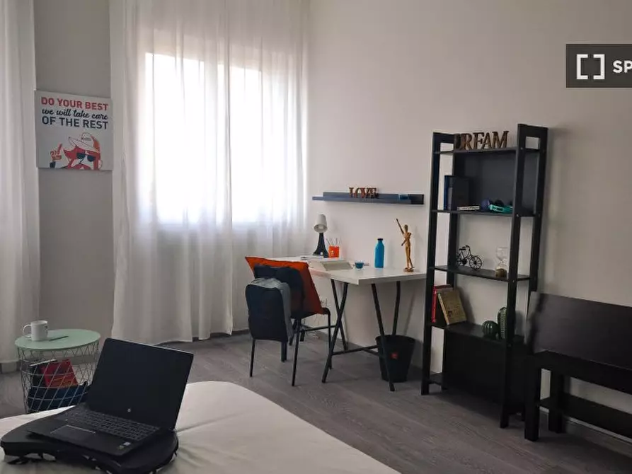 Immagine 2 di Camera condivisa in affitto  in Corso Massimo d'Azeglio n. Scala H a Torino