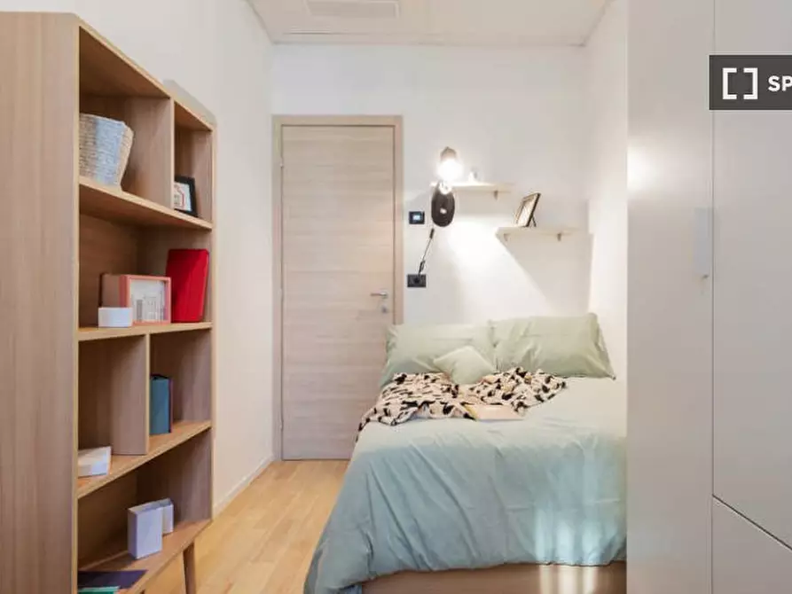 Immagine 2 di Camera condivisa in affitto  in Via Padova a Torino