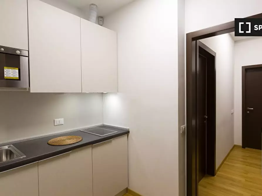 Immagine 5 di Camera condivisa in affitto  in Via di Acqua Bullicante a Roma