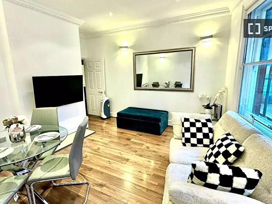 Immagine 1 di Appartamento in affitto  in B Kensington High St a Kensington