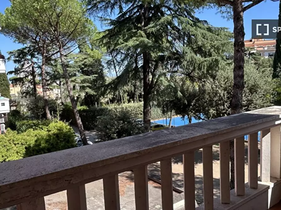 Immagine 18 di Appartamento in affitto  in Via di Santa Maria Mediatrice a Roma