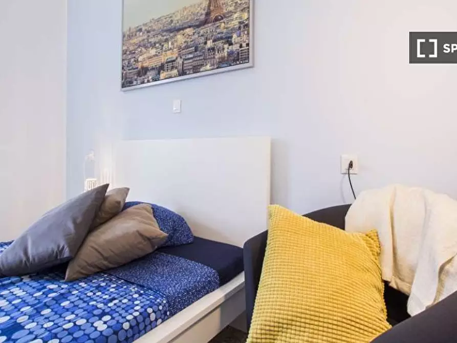 Immagine 3 di Camera condivisa in affitto  in Viale Carlo Espinasse Milan a Milano