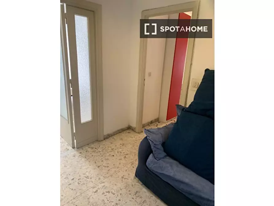 Immagine 7 di Camera condivisa in affitto  in Via dei Monti di Creta a Roma