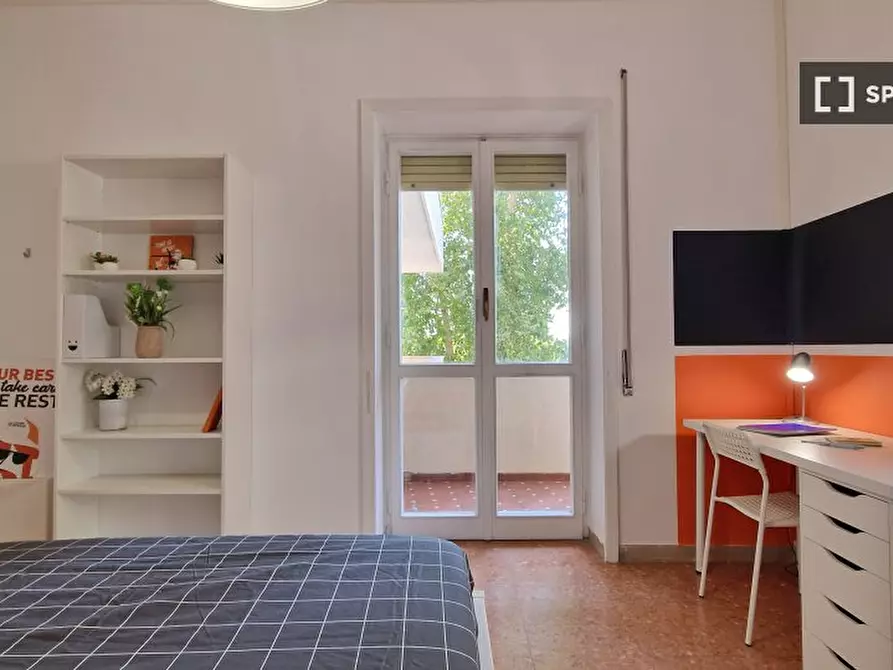 Immagine 4 di Camera condivisa in affitto  in Lungotevere di Pietra Papa a Roma