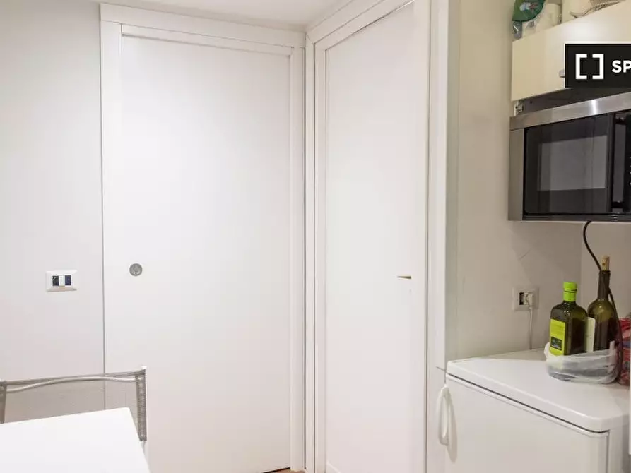 Immagine 2 di Camera condivisa in affitto  in Largo Francesco Anzani a Roma