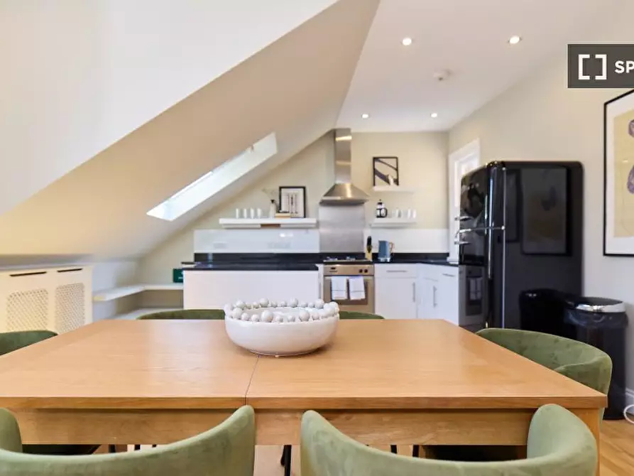 Immagine 6 di Appartamento in affitto  in Santos Road a Wandsworth