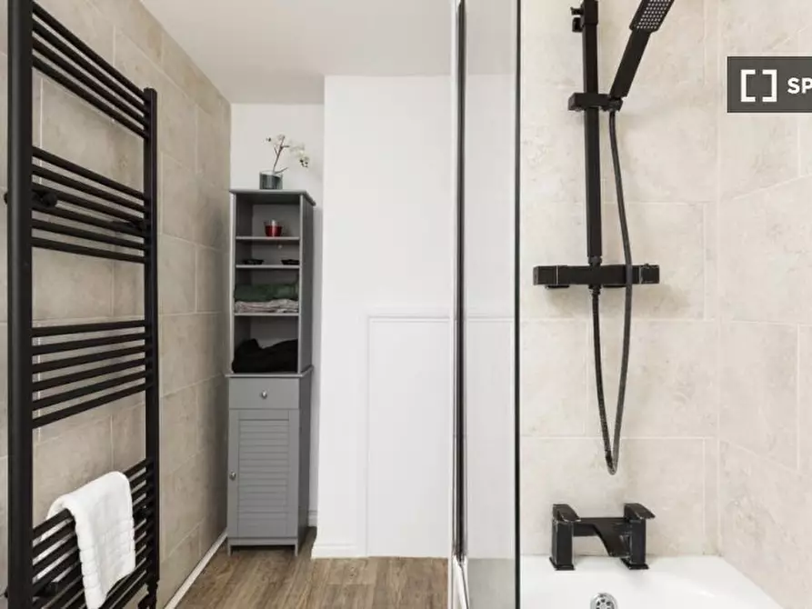 Immagine 5 di Appartamento in affitto  in Mill Hill Road a Ealing