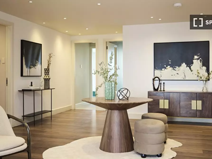 Immagine 19 di Appartamento in affitto  in Hester Rd a Wandsworth
