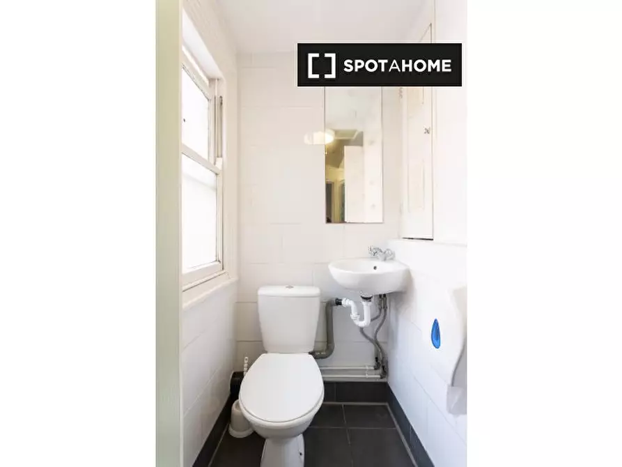 Immagine 7 di Camera condivisa in affitto  in st Floor Apartment a Kensington
