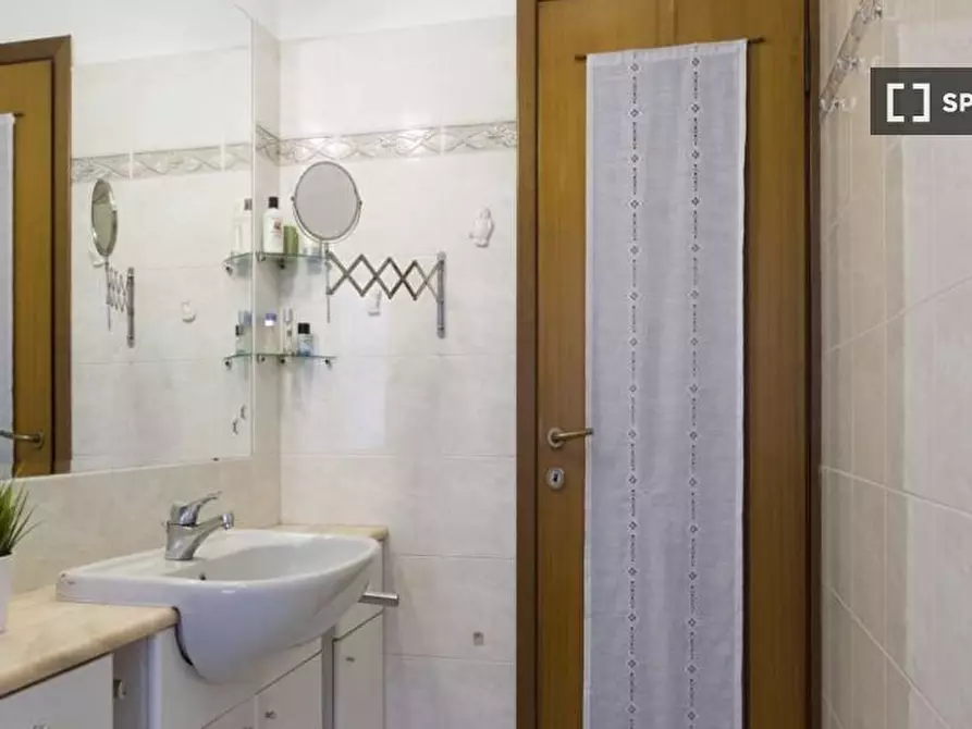 Immagine 10 di Camera condivisa in affitto  in Via Alzaia Naviglio Pavese a Milano