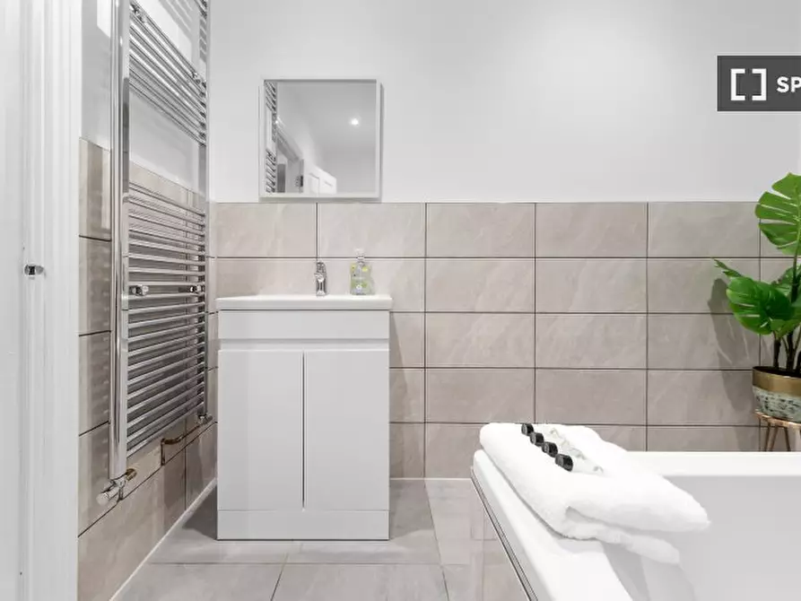 Immagine 18 di Appartamento in affitto  in Furley Rd a Camberwell
