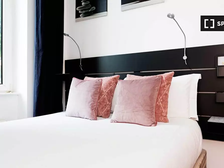 Immagine 7 di Appartamento in affitto  in Flat Sinclair Gardens a Hammersmith