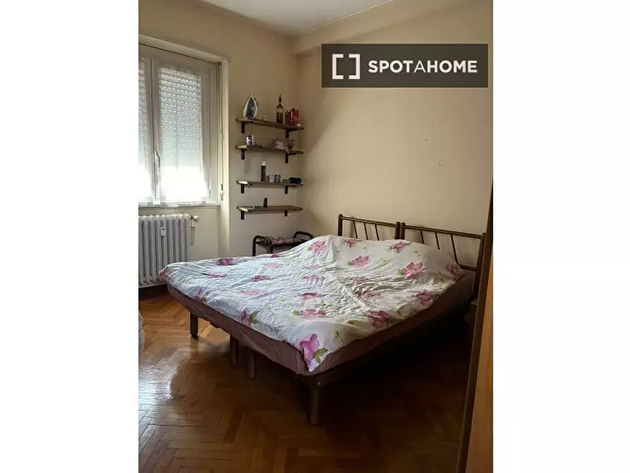 Immagine 2 di Camera condivisa in affitto  in Via Paolo Giovio a Milano