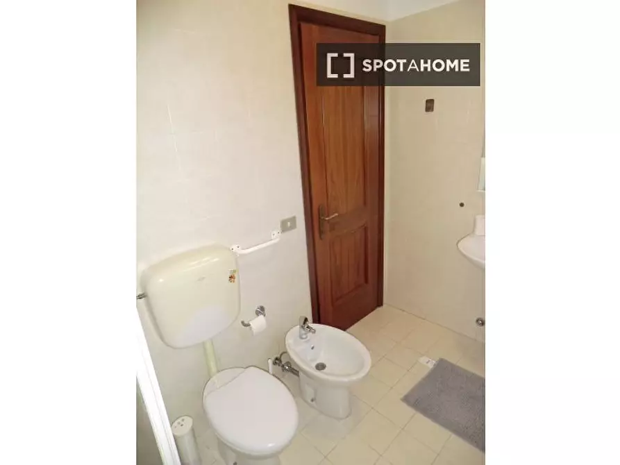 Immagine 17 di Camera condivisa in affitto  in via Piovese a Padova