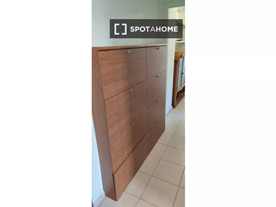 Immagine 18 di Camera condivisa in affitto  in Piazza Crocelle ai Mannesi a Napoli