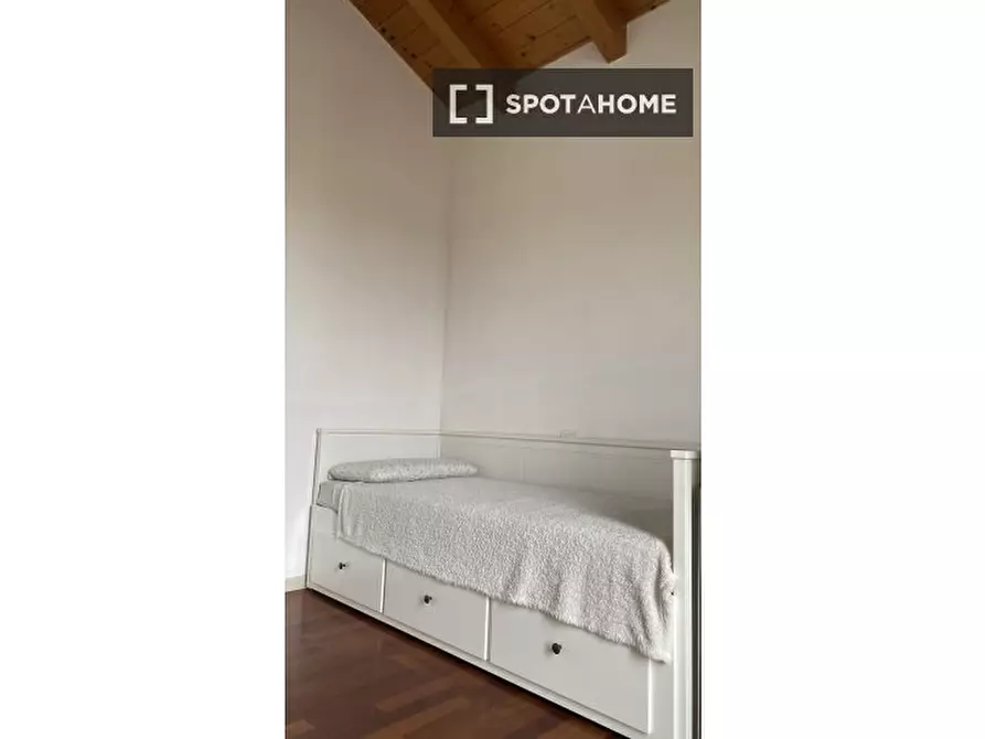 Immagine 9 di Camera condivisa in affitto  in Via Chioggia a Padova