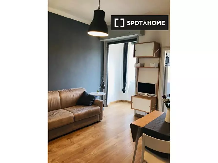 Immagine 2 di Ufficio in affitto  in Via Sebino a Milano