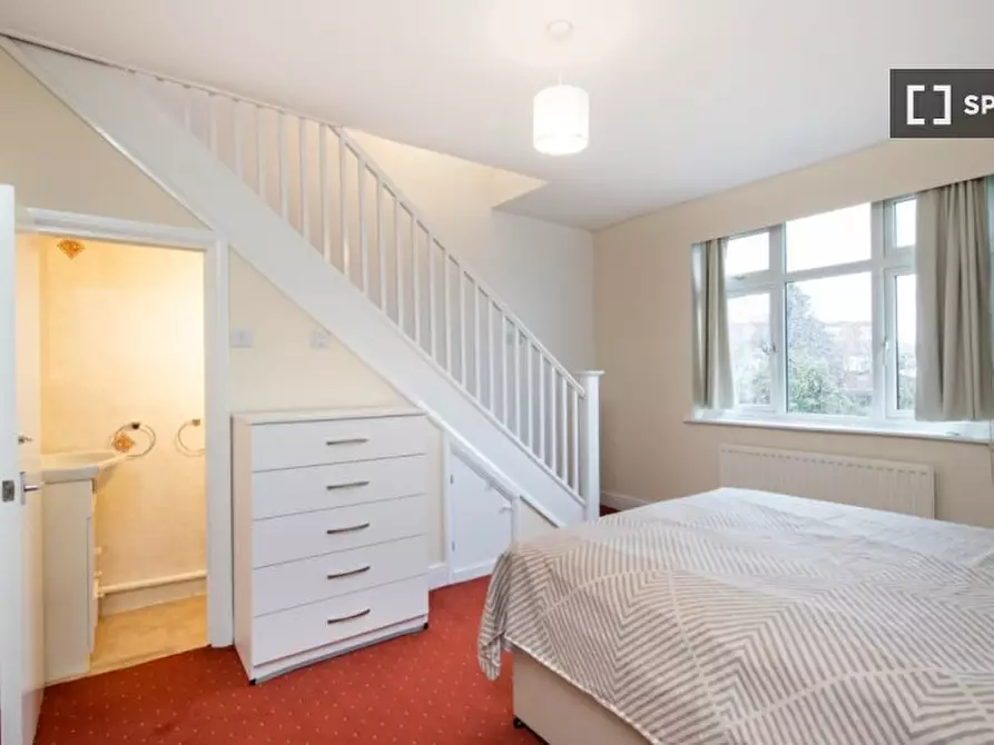 Immagine 16 di Camera condivisa in affitto  in CIRCLE GARDEN a Merton