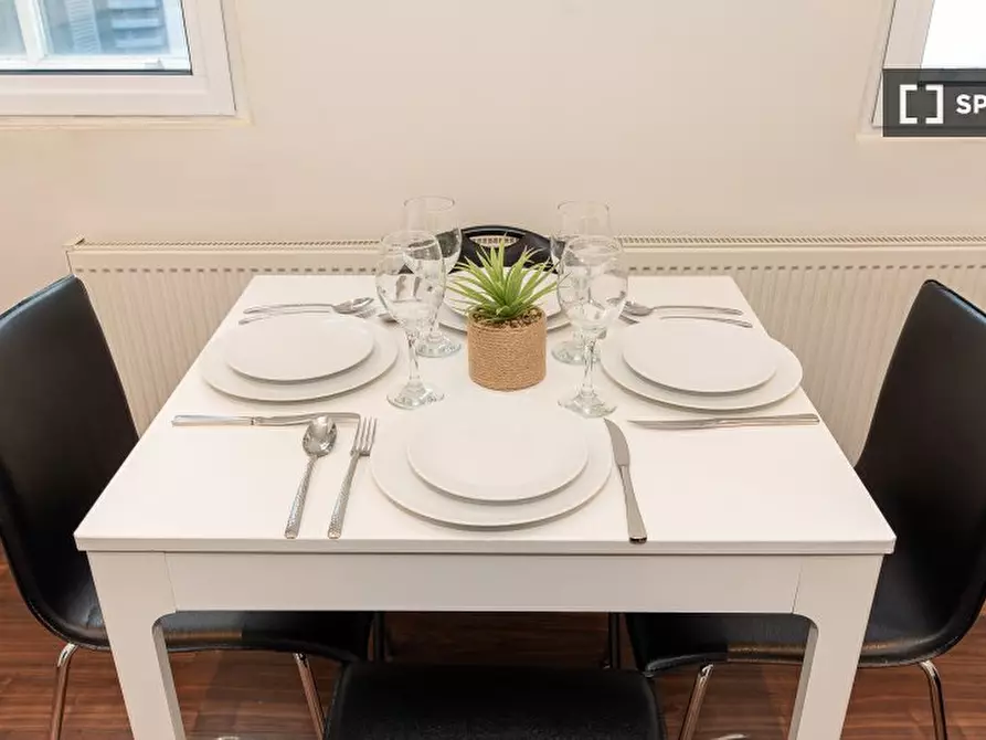 Immagine 17 di Appartamento in affitto  in flat a 