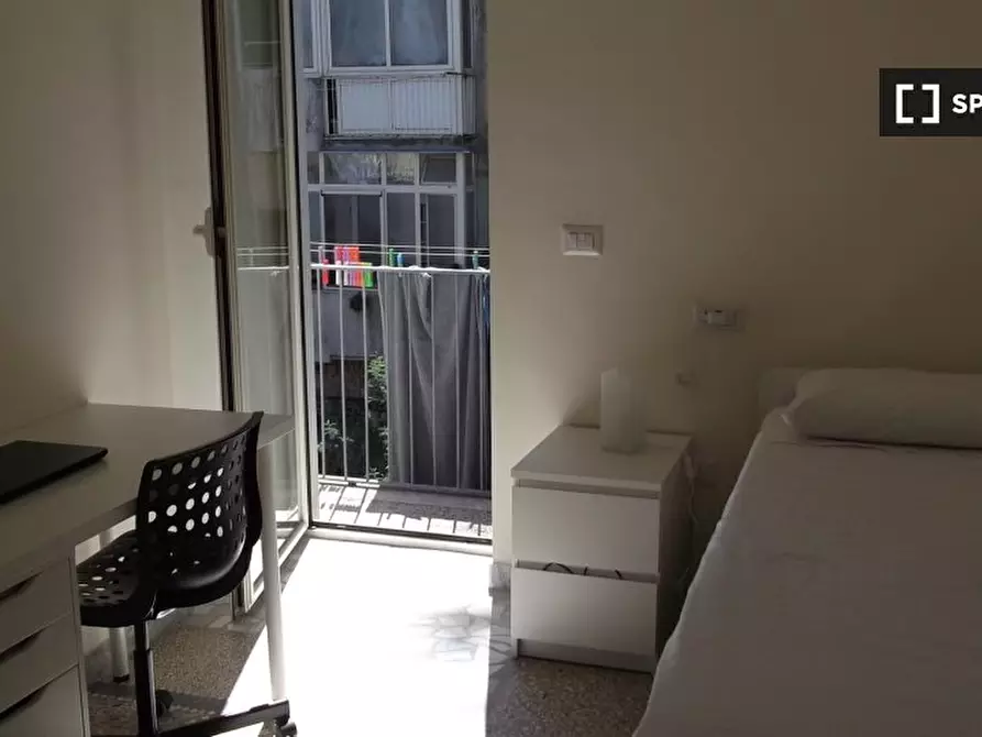 Immagine 2 di Camera condivisa in affitto  in Via Domenico Quaranta a Napoli