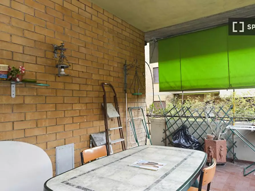 Immagine 4 di Camera condivisa in affitto  in Via Francesco Orestano a Roma