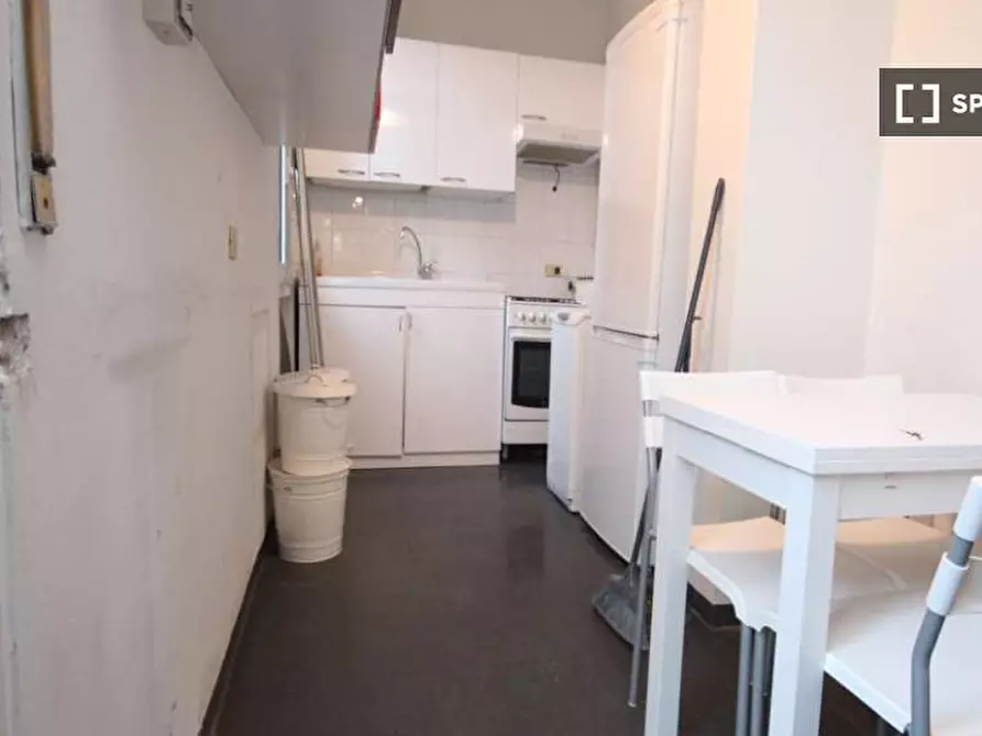 Immagine 18 di Camera condivisa in affitto  in Via Volterra a Milano