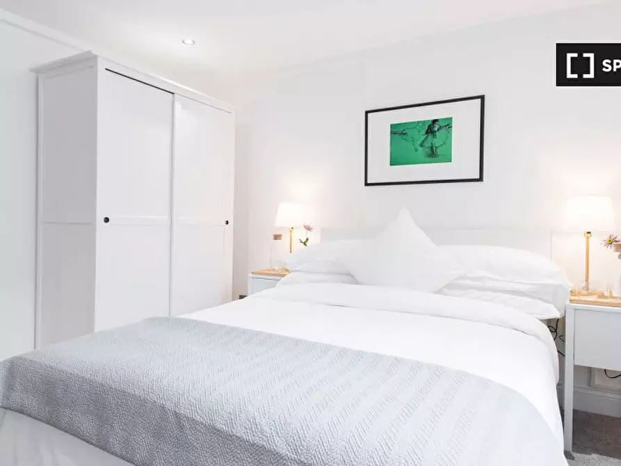 Immagine 8 di Appartamento in affitto  in Windmill St a Camden Town