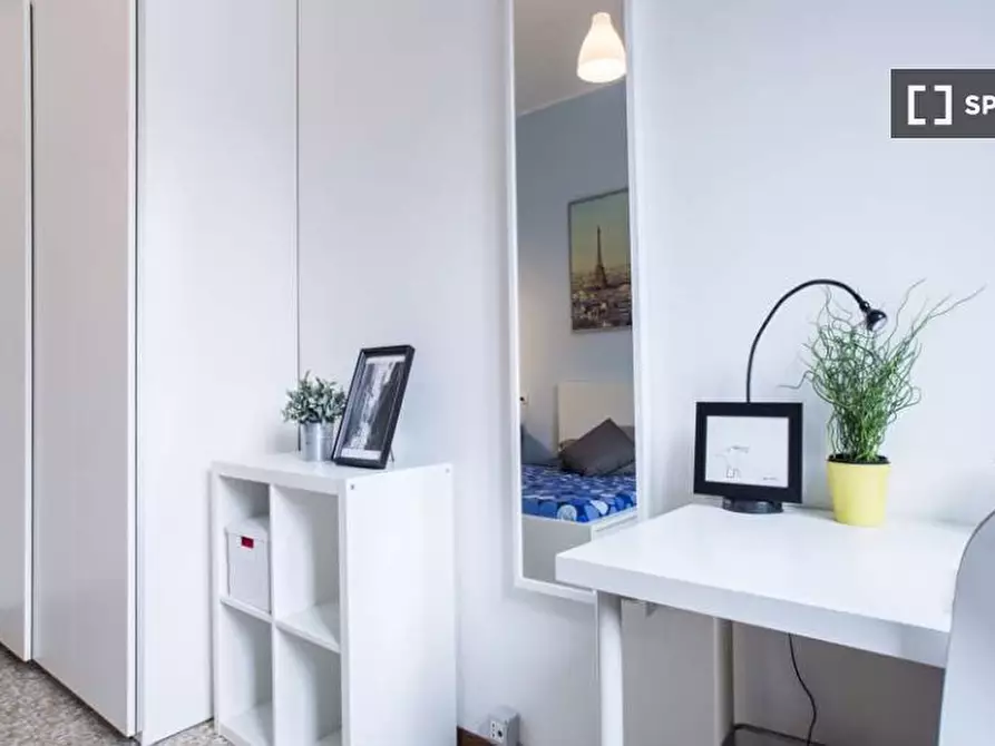 Immagine 2 di Camera condivisa in affitto  in Viale Carlo Espinasse Milan a Milano