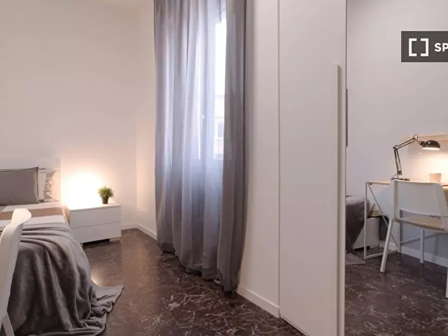 Immagine 2 di Camera condivisa in affitto  in Piazzale Guglielmo Corvi a Brescia