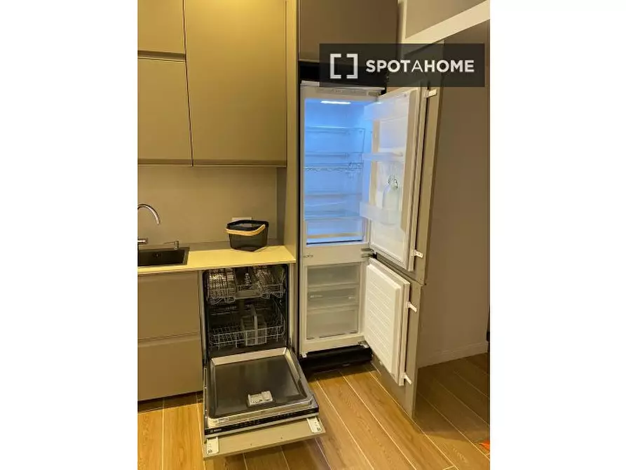 Immagine 2 di Appartamento in affitto  in Via Medina a Napoli