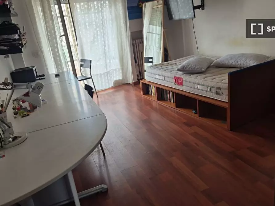 Immagine 1 di Camera condivisa in affitto  in Via Franco Lucchini a Roma