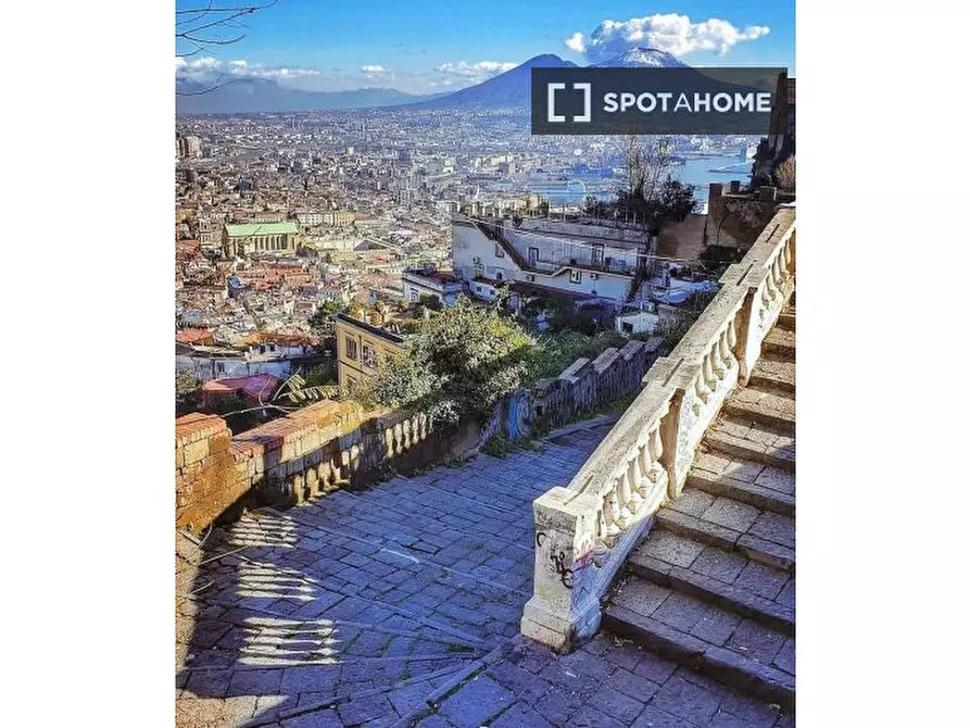Immagine 17 di Appartamento in affitto  in Vico Pedamentina a San Martino a Napoli