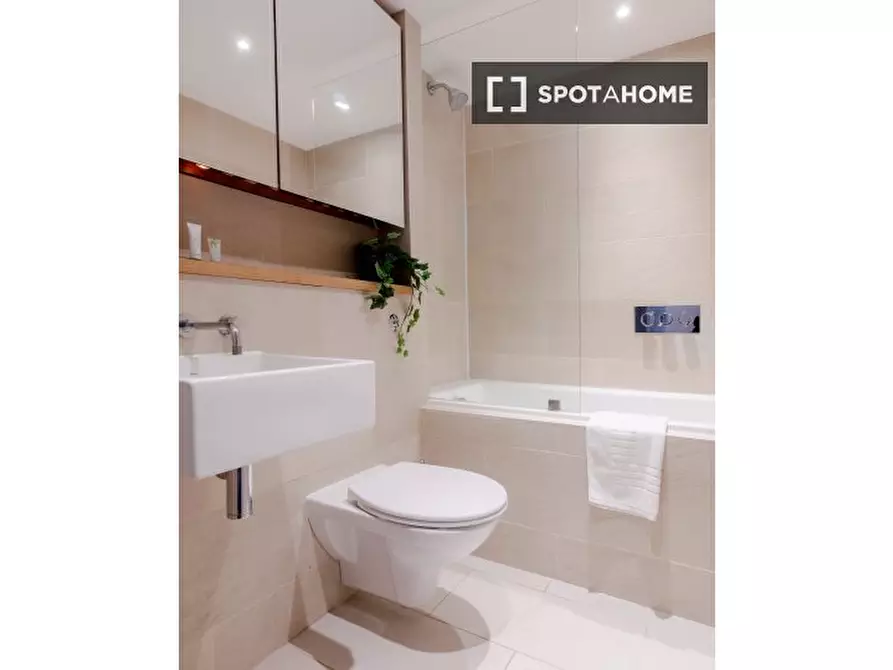 Immagine 16 di Appartamento in affitto  in Apartment a Kensington