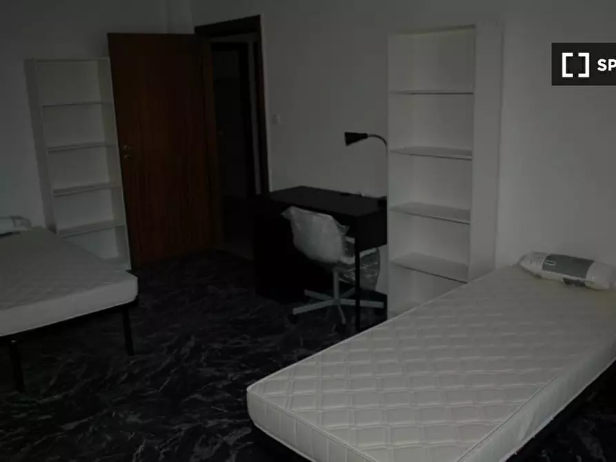 Immagine 12 di Camera condivisa in affitto  in Via Savena Antico a Bologna