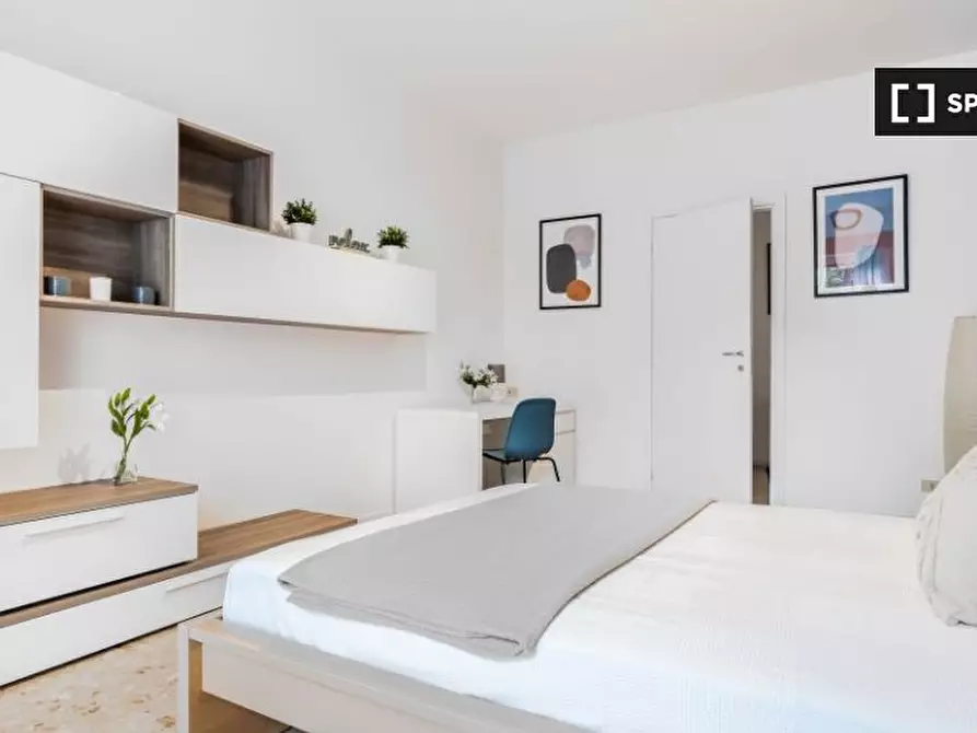 Immagine 8 di Camera condivisa in affitto  in Viale Teodorico a Milano