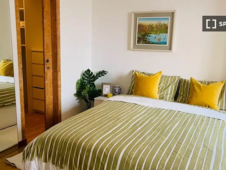 Immagine 19 di Camera condivisa in affitto  in Viale Coni Zugna a Milano