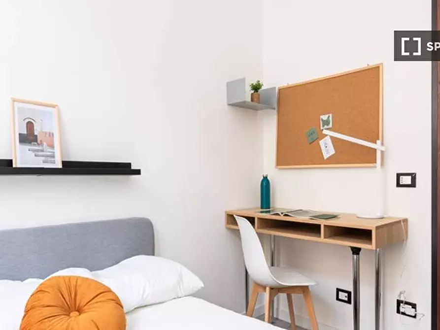 Immagine 2 di Camera condivisa in affitto  in Via Col di Lana a Milano