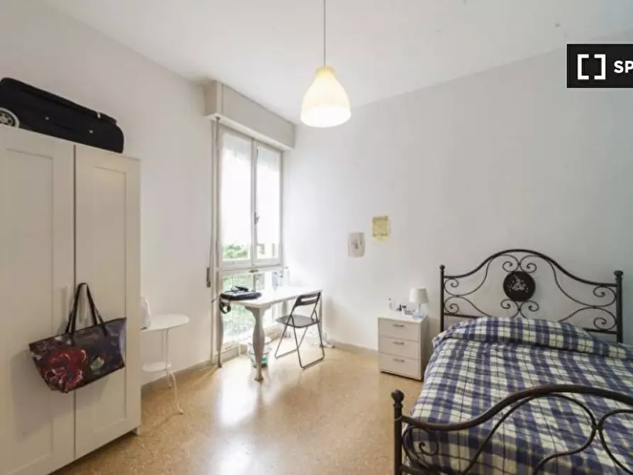 Immagine 3 di Camera condivisa in affitto  in Via Giovanni Targioni Tozzetti a Firenze