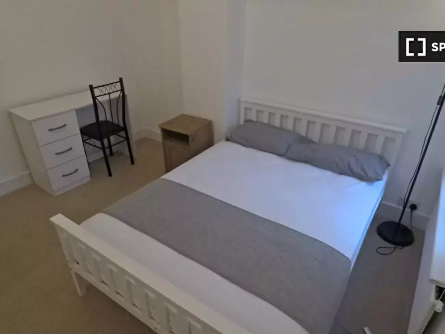 Immagine 3 di Camera condivisa in affitto  in Allfarthing Ln a Wandsworth
