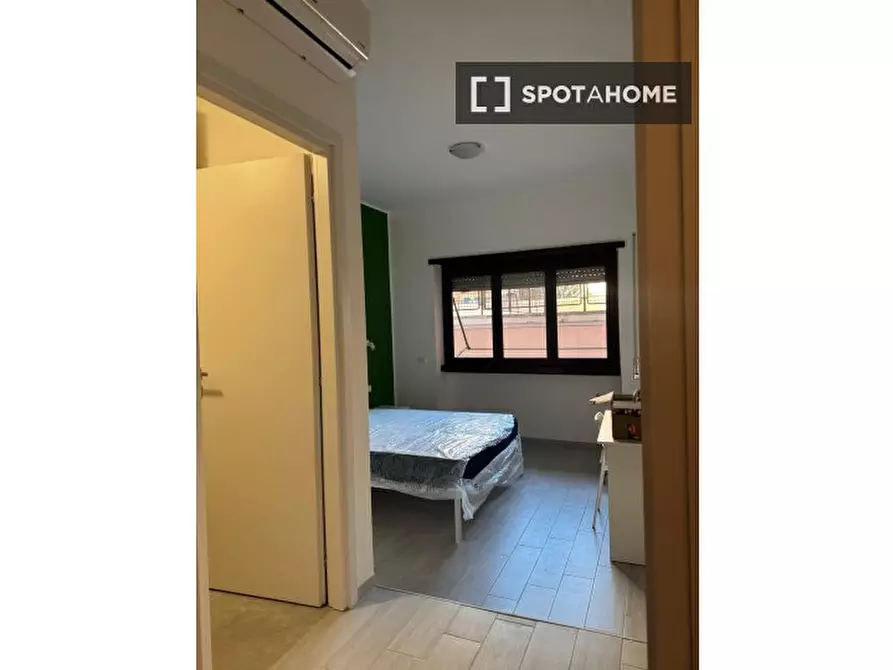 Immagine 2 di Camera condivisa in affitto  in Via Gregorio VII a Roma