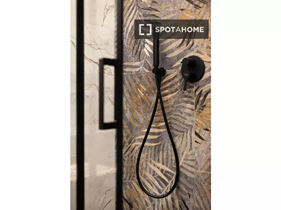 Immagine 10 di Appartamento in affitto  in Via Saluzzo a Roma