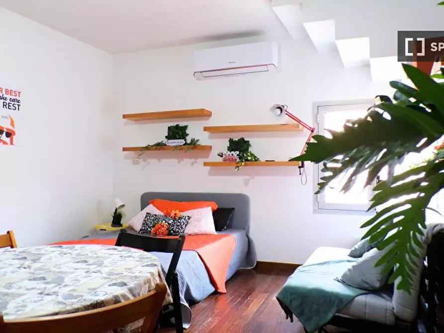 Immagine 11 di Camera condivisa in affitto  in Dei Bibiena n a Bologna