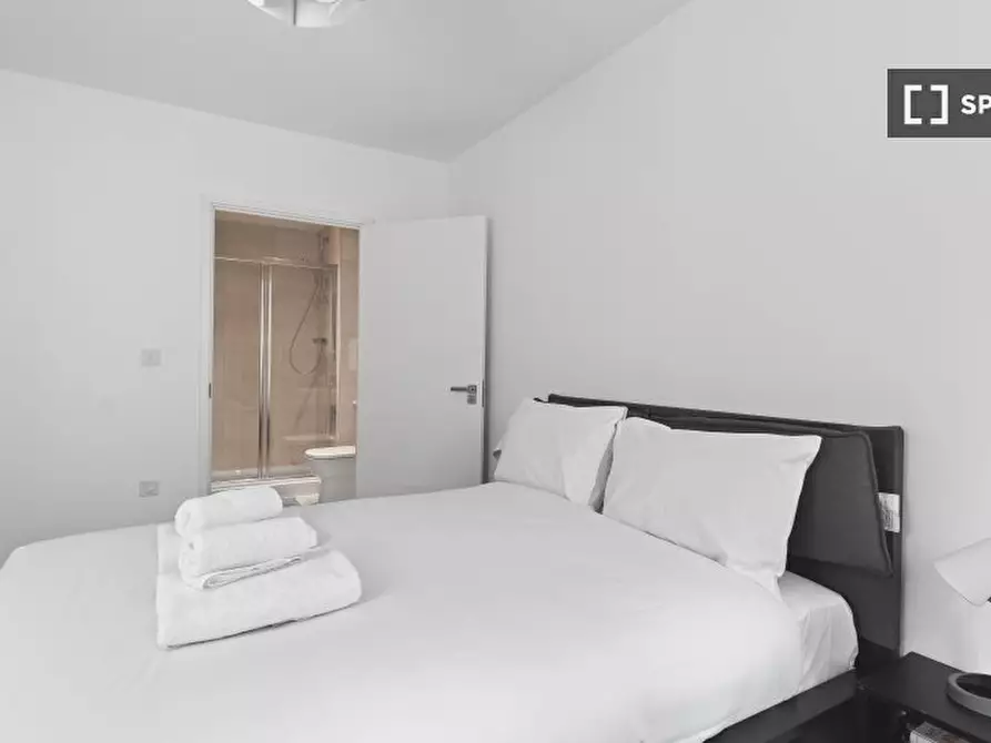Immagine 18 di Appartamento in affitto  in Lakeside Dr a Brent
