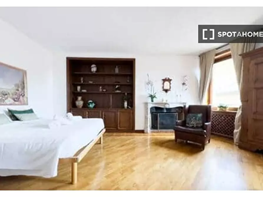 Immagine 15 di Appartamento in affitto  in Via Giulia a Roma