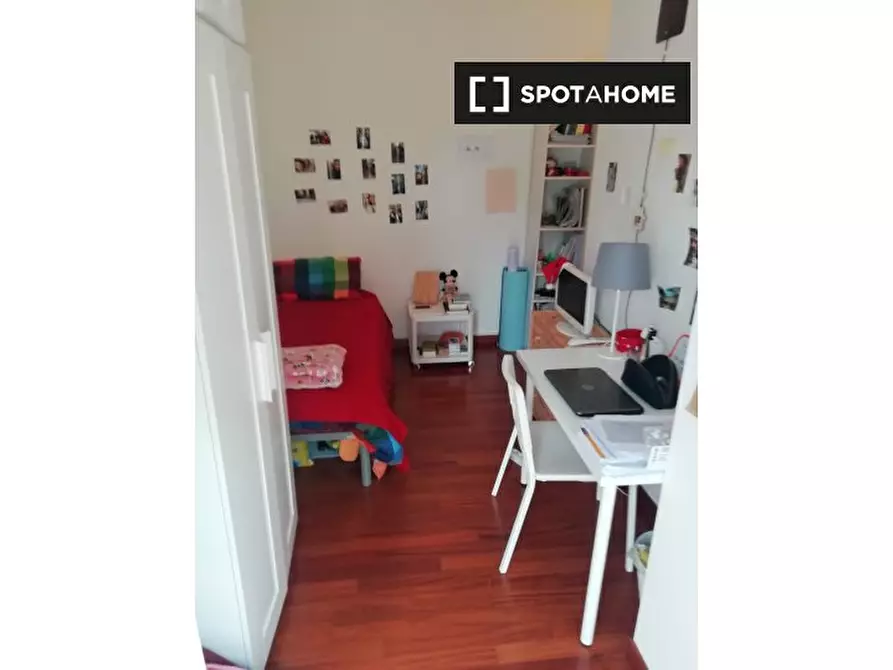 Immagine 1 di Camera condivisa in affitto  in Via Federico Confalonieri a Padova