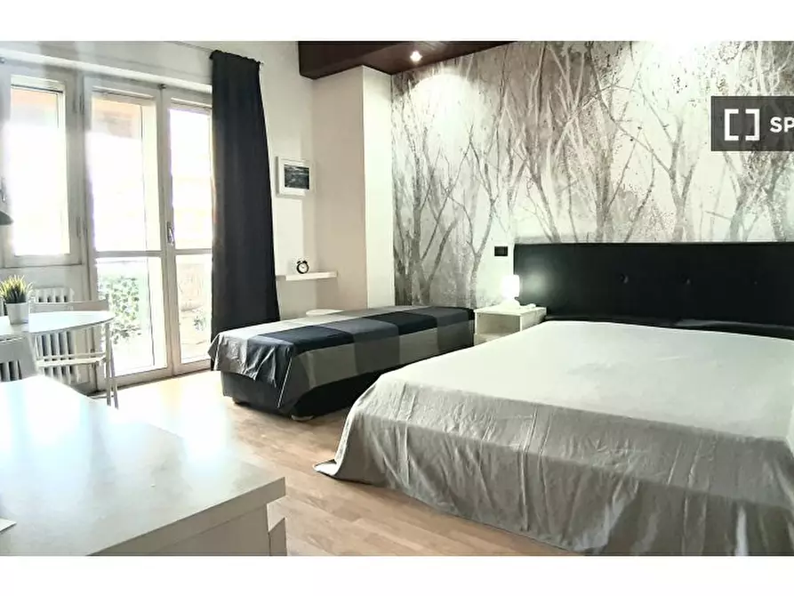 Immagine 1 di Camera condivisa in affitto  in Via Capitan Bavastro a Roma