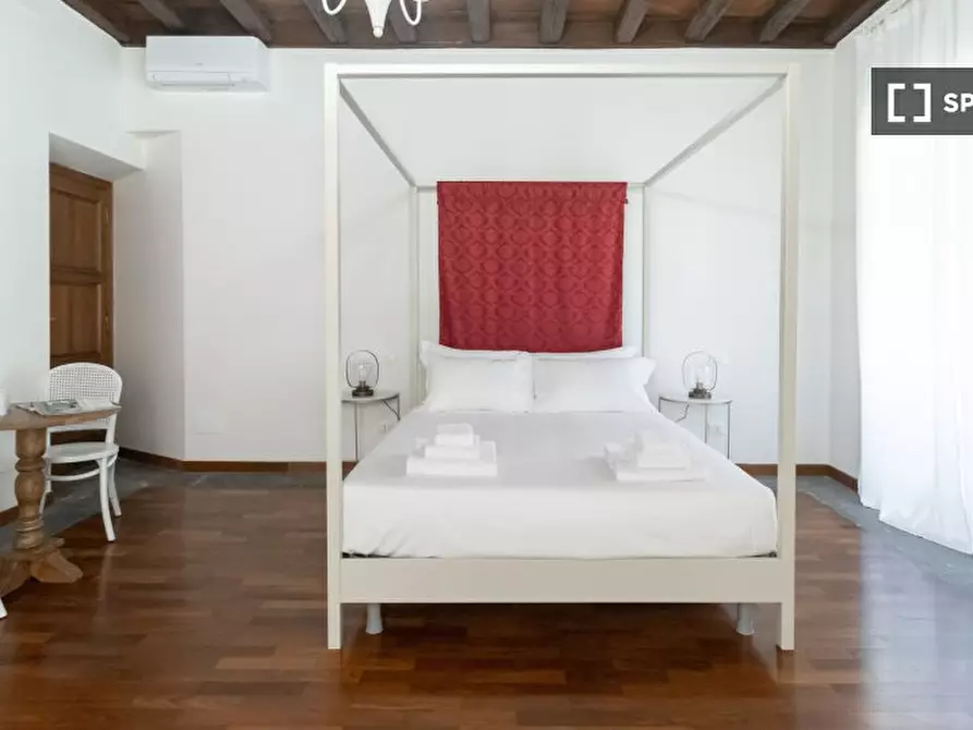 Immagine 12 di Appartamento in affitto  in Via Dei Cappuccini a Roma