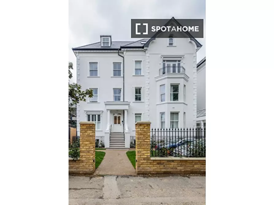 Immagine 3 di Appartamento in affitto  in Oak Hill Rd a Kingston Upon Thames