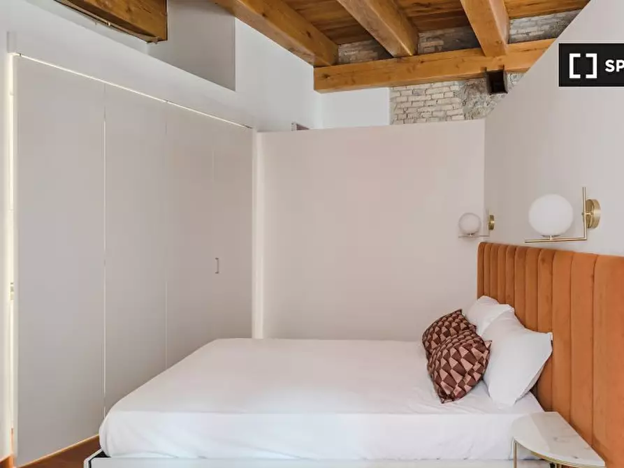 Immagine 11 di Appartamento in affitto  in Via del Collegio Capranica a Roma